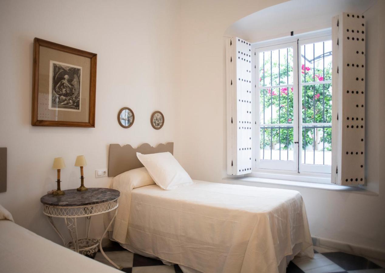 Gatu Premium Apartamento Palacio Oneto Con Jardin Privado " Preferente Mayores De 25 Anos Y Familias " إل بويرتو دي سانتا ماريا المظهر الخارجي الصورة