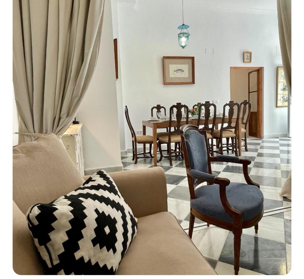 Gatu Premium Apartamento Palacio Oneto Con Jardin Privado " Preferente Mayores De 25 Anos Y Familias " إل بويرتو دي سانتا ماريا المظهر الخارجي الصورة
