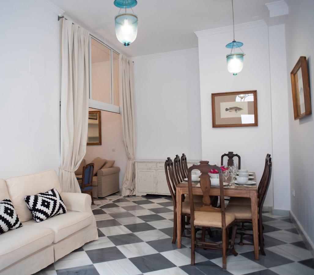 Gatu Premium Apartamento Palacio Oneto Con Jardin Privado " Preferente Mayores De 25 Anos Y Familias " إل بويرتو دي سانتا ماريا المظهر الخارجي الصورة