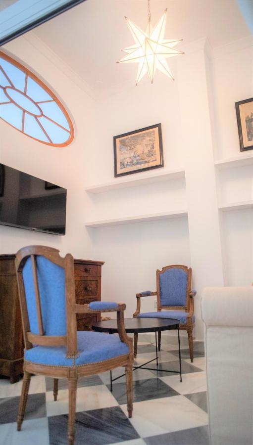 Gatu Premium Apartamento Palacio Oneto Con Jardin Privado " Preferente Mayores De 25 Anos Y Familias " إل بويرتو دي سانتا ماريا المظهر الخارجي الصورة