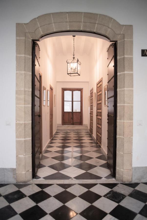 Gatu Premium Apartamento Palacio Oneto Con Jardin Privado " Preferente Mayores De 25 Anos Y Familias " إل بويرتو دي سانتا ماريا المظهر الخارجي الصورة
