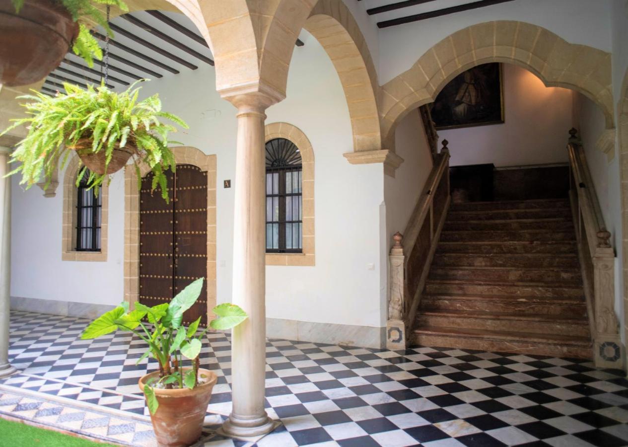 Gatu Premium Apartamento Palacio Oneto Con Jardin Privado " Preferente Mayores De 25 Anos Y Familias " إل بويرتو دي سانتا ماريا المظهر الخارجي الصورة